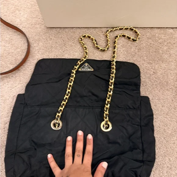Vintage Prada Black Shoulder Bag with Gold Chain - Picture 5 of 6